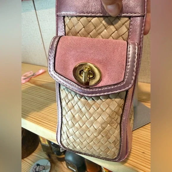 Vintage Coach #4419 straw tote bag with metallic pink leather and suede trim.🎀✨ - Picture 3 of 9
